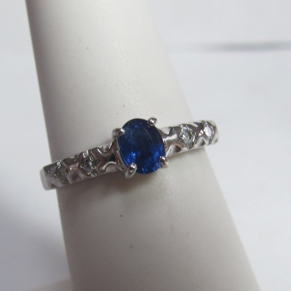 LADIES 14K WHITE GOLD NATURAL BLUE SAPPHIRE AND DIAMOND RING - Picture 5 of 5